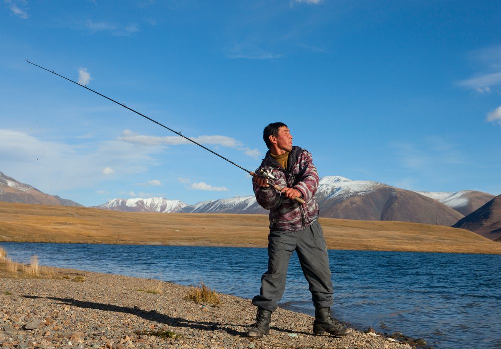 how to avoid wind knots while casting